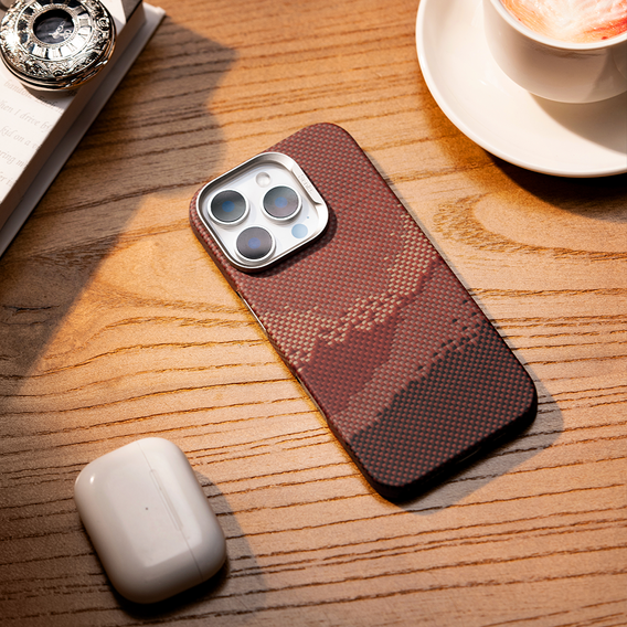 Benks Magnetic Golden Tide Kevlar 600D tok iPhone 16 Pro Max készülékhez