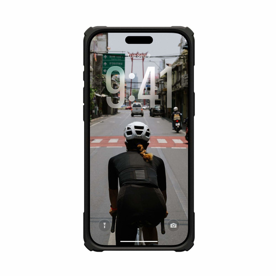 Urban Armor Gear Plasma XTE MagSafe tok állvánnyal az iPhone 17 Pro Max készülékhez